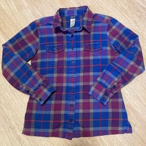 Patagonia Women’s flannel size 4